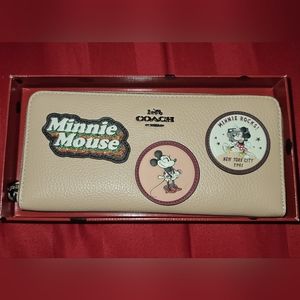 COPY - COACH Disney Minnie Mouse Wallet